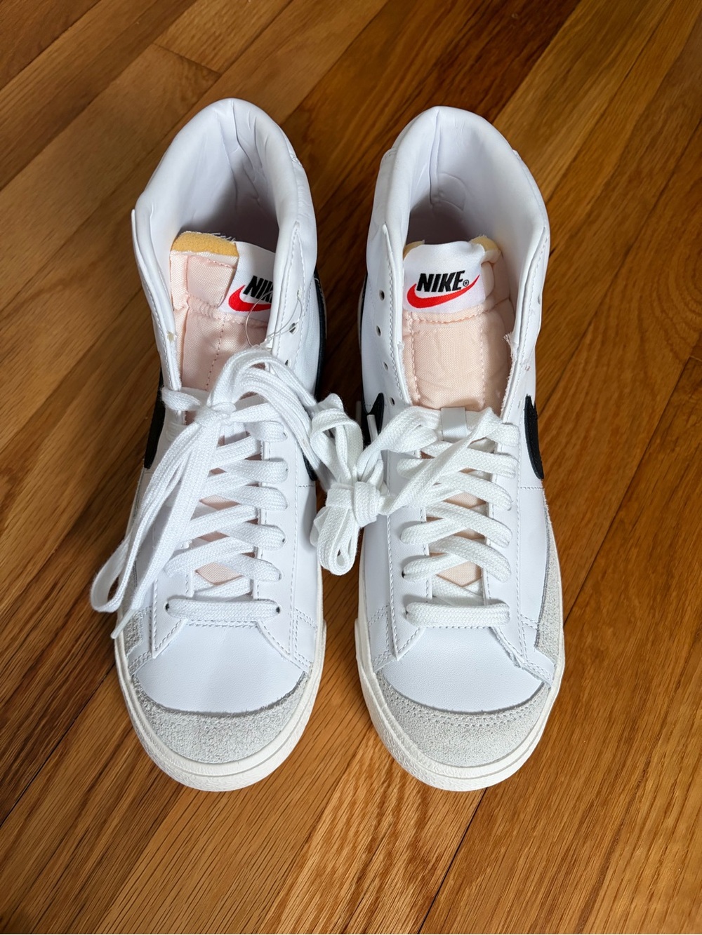 Nike Hi Top Sneakers size 8 Women’s